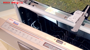 máy rửa bát Bosch SMS88TI40M